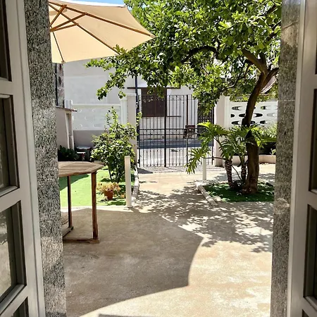 Semesterbostad Lemon Tree House Nahe Sant Antioco & Kitespot